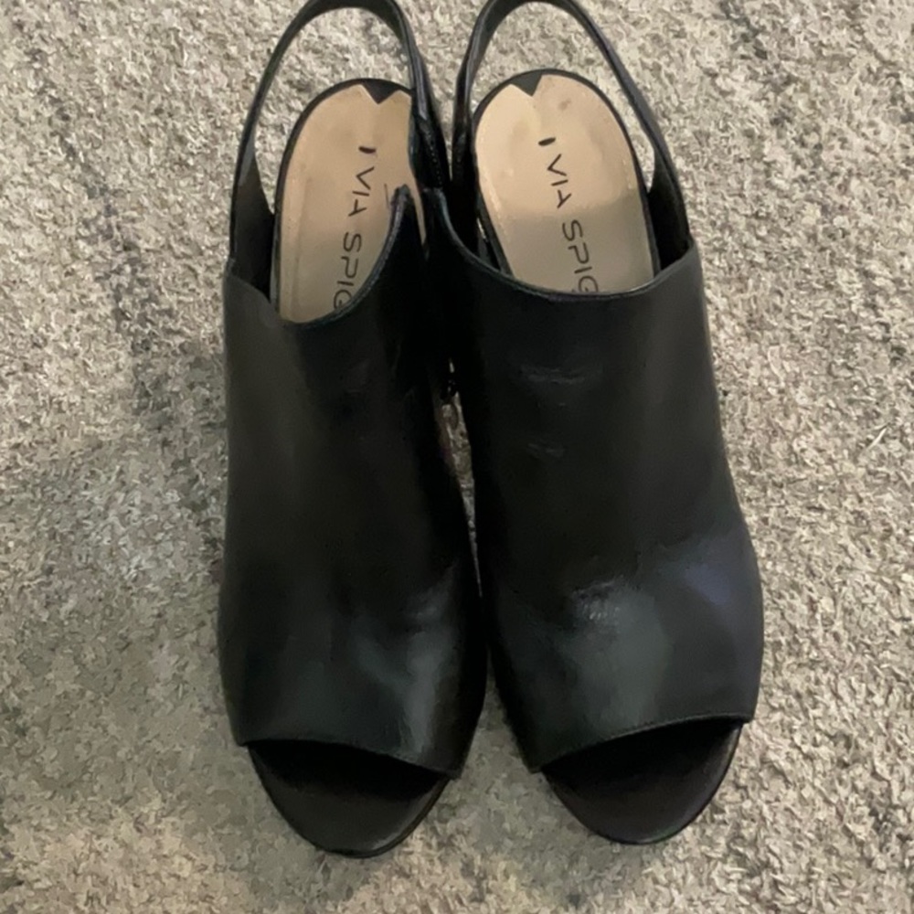Via spiga peep toe sling back heels